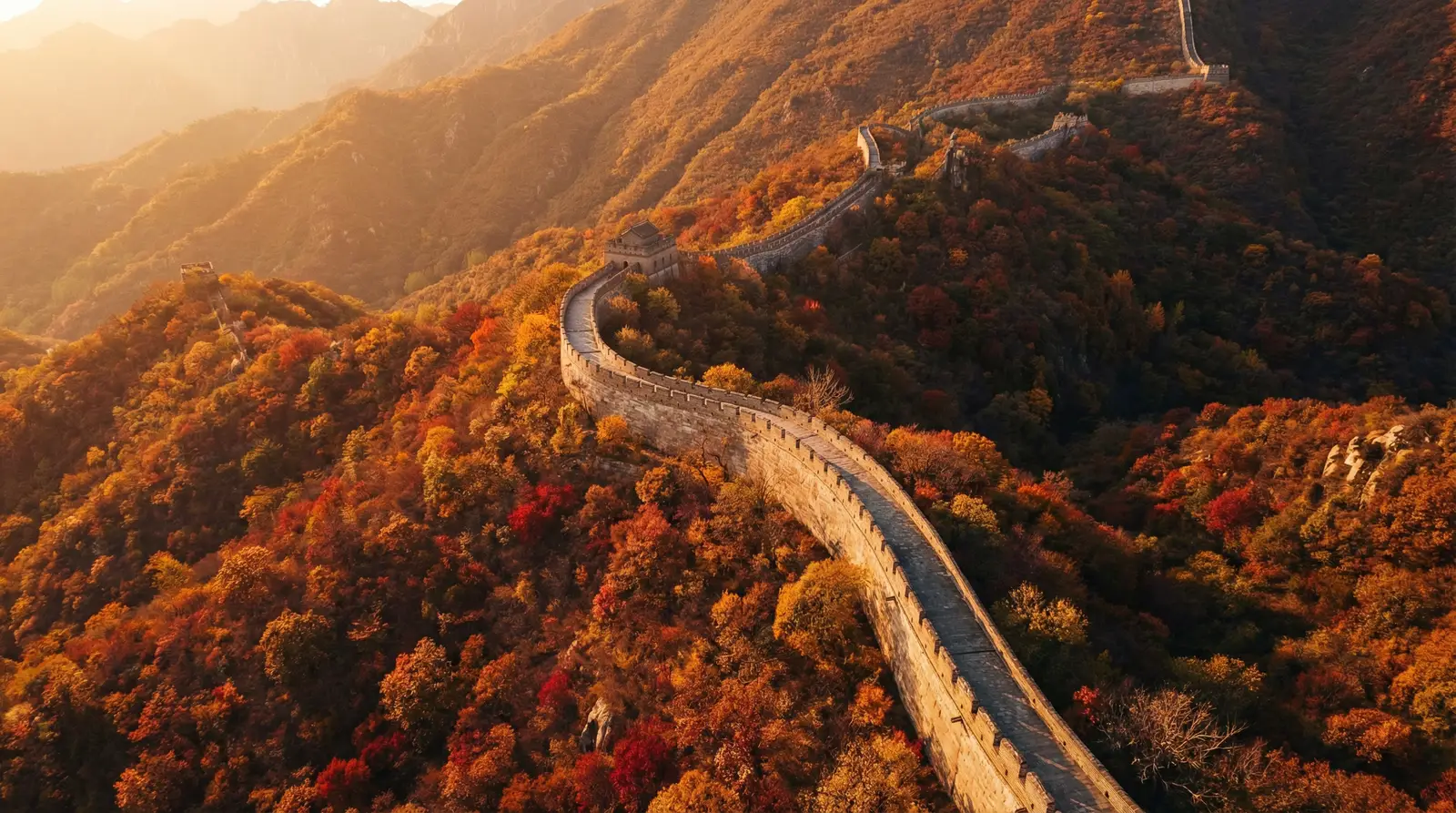 武则天秘史吻戏 秋日长城航拍全景